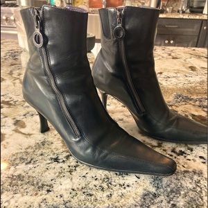 Donald Pliner “Salonan” Dual Zip Ankle boots